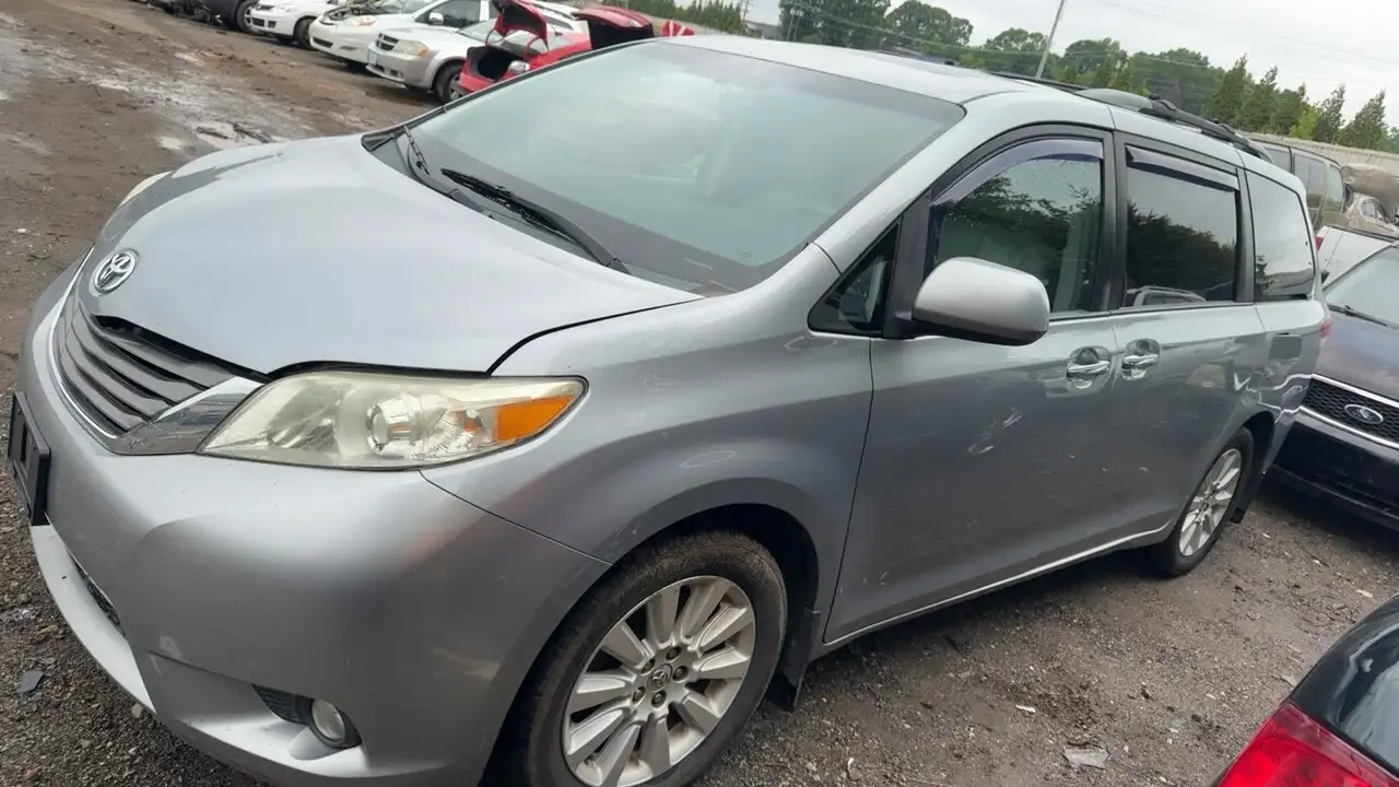 Photo of 2012 Toyota Sienna