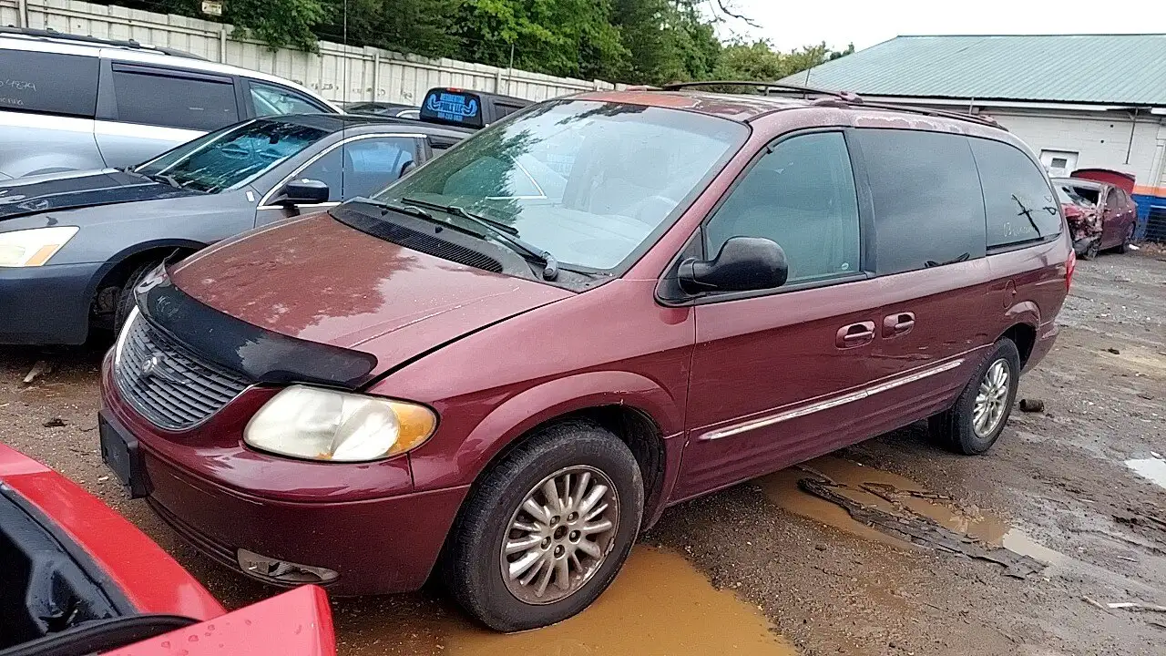 Photo of 2003 Chrysler Town & Country