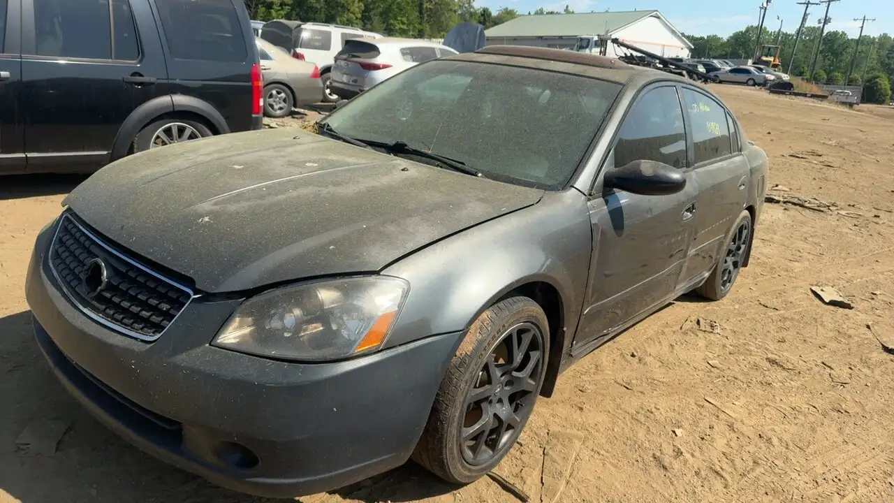 Photo of 2005 Nissan Altima