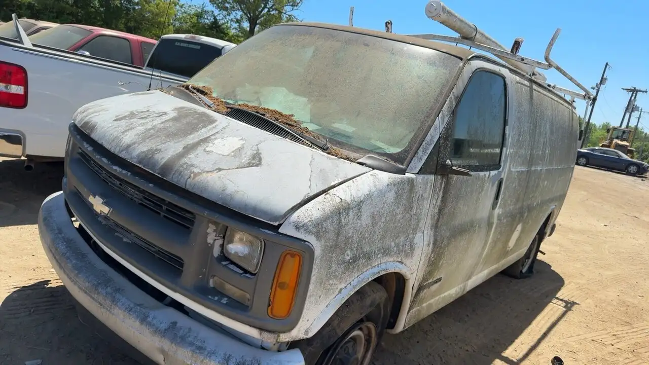 Photo of 2000 Chevrolet Express 2500