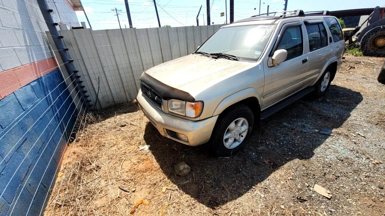 Photo of 2001 Nissan Pathfinder