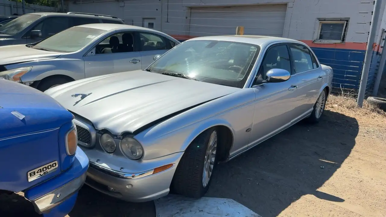 Photo of 2006 Jaguar Vanden Plas