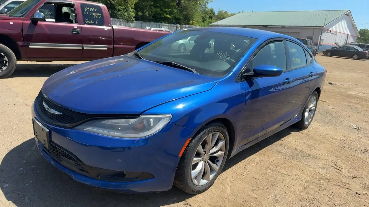 Photo of 2015 Chrysler 200