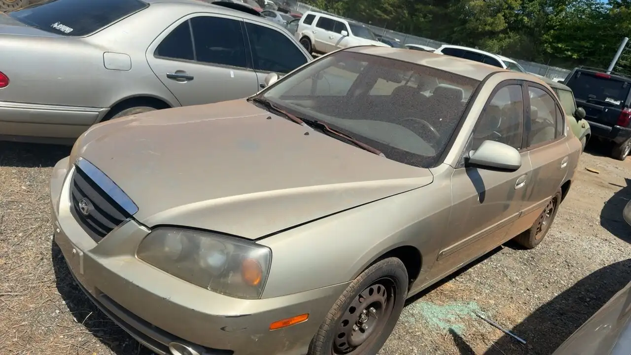Photo of 2005 Hyundai Elantra
