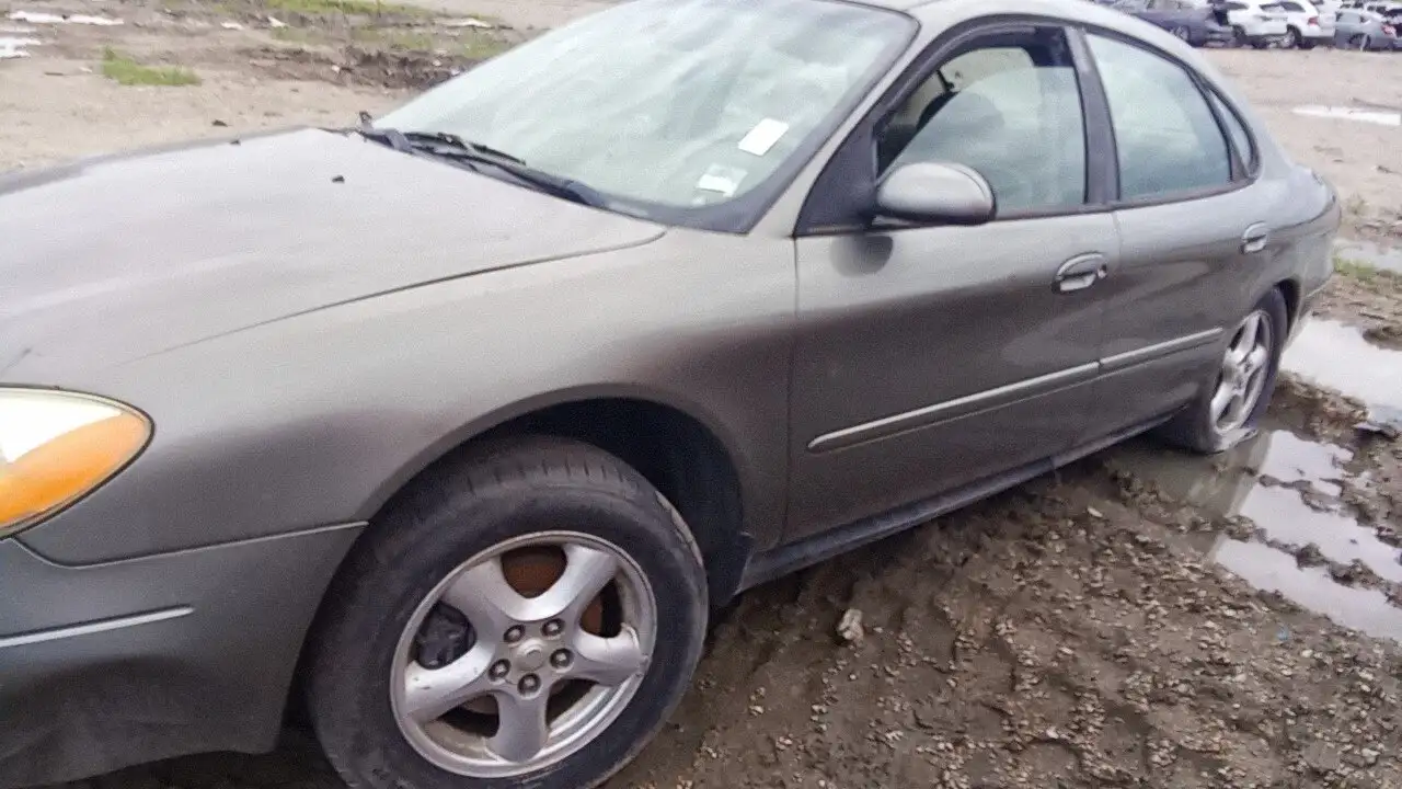 Photo of 2003 Ford Taurus