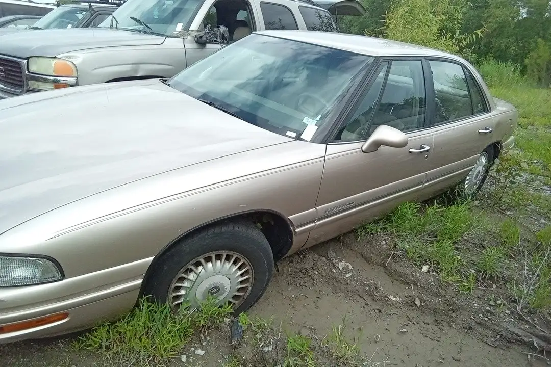 Photo of 1999 Buick Lesabre