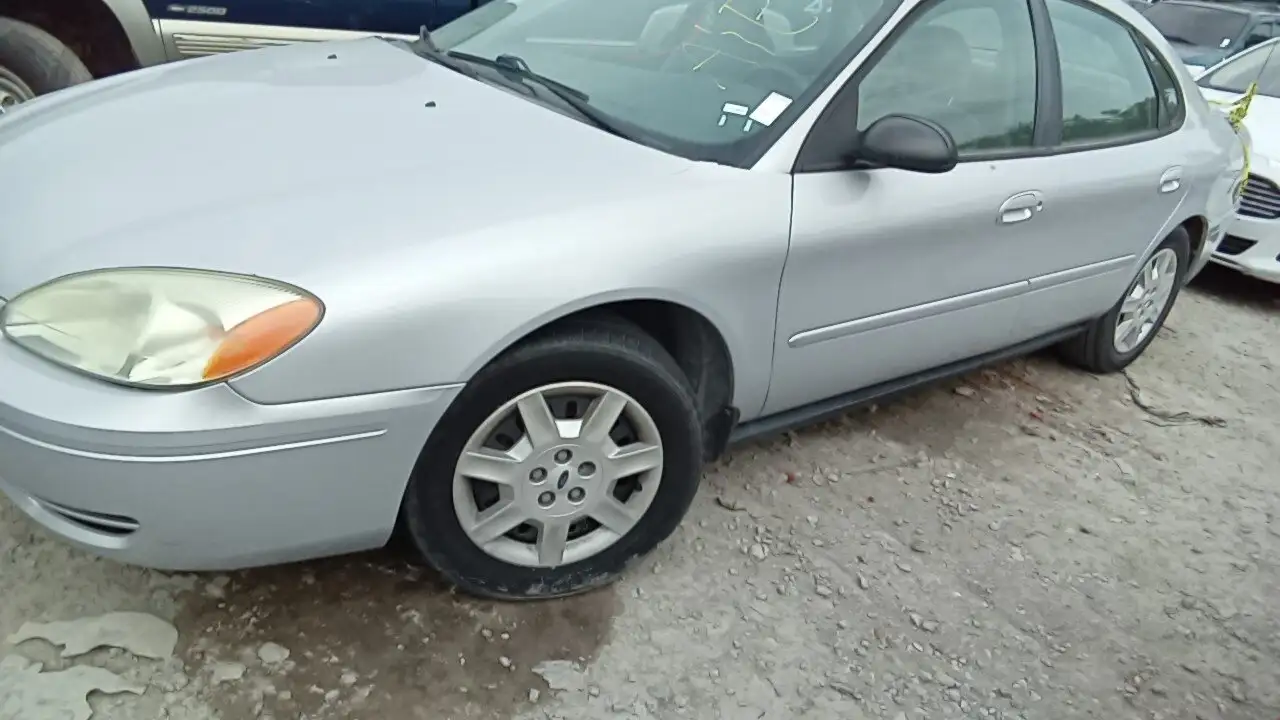 Photo of 2007 Ford Taurus