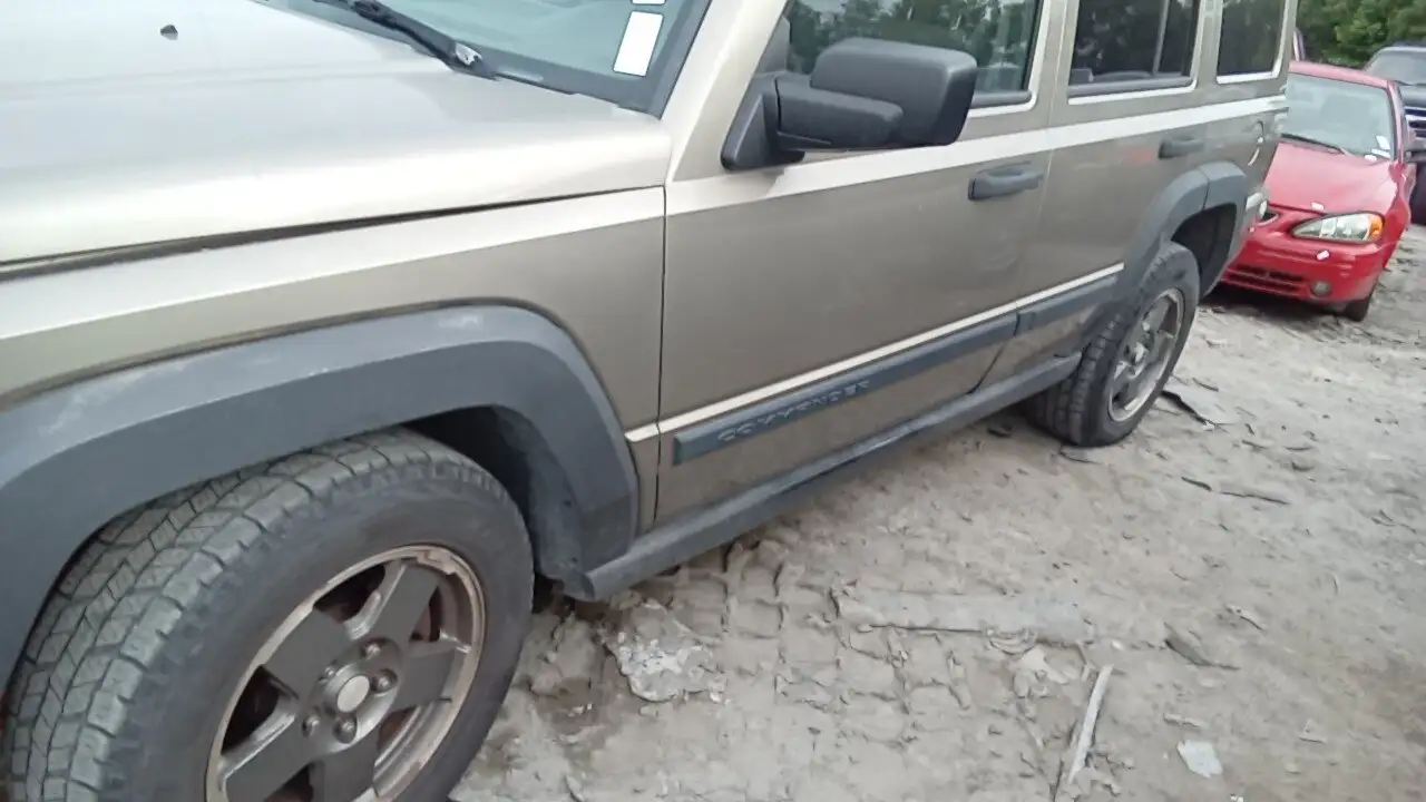 Photo of 2006 Jeep Commander