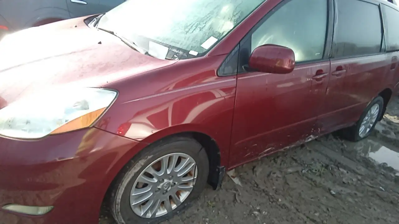 Photo of 2010 Toyota Sienna