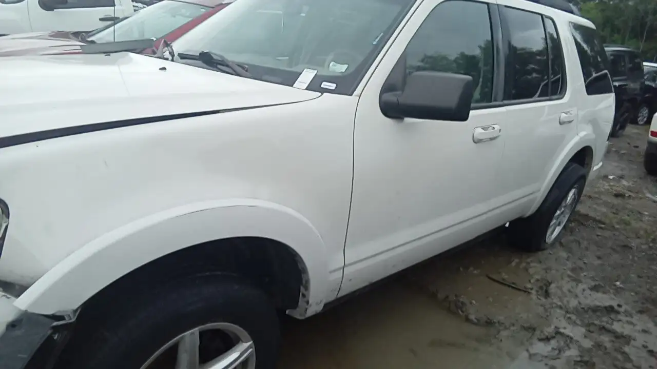Photo of 2010 Ford Explorer