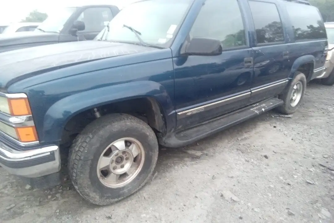 Photo of 1998 Chevrolet K1500 Suburban