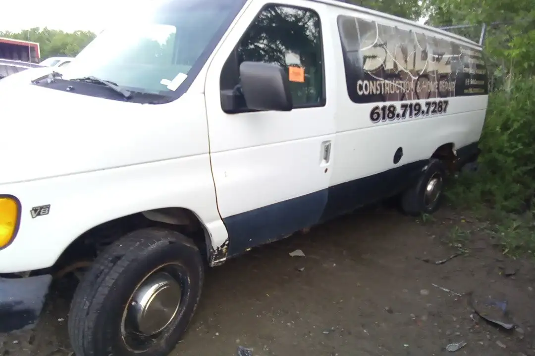 Photo of 1999 Ford E-250 Econoline