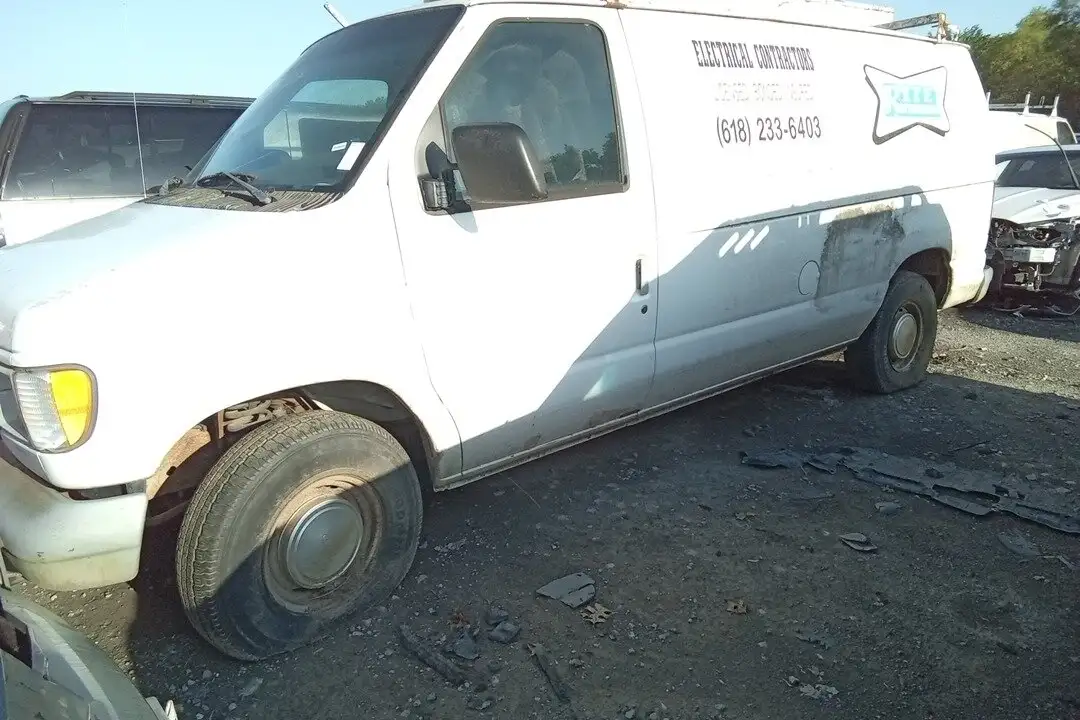 Photo of 1998 Ford E-150 Econoline
