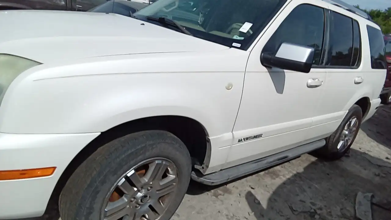 Photo of 2010 Mercury Mountaineer