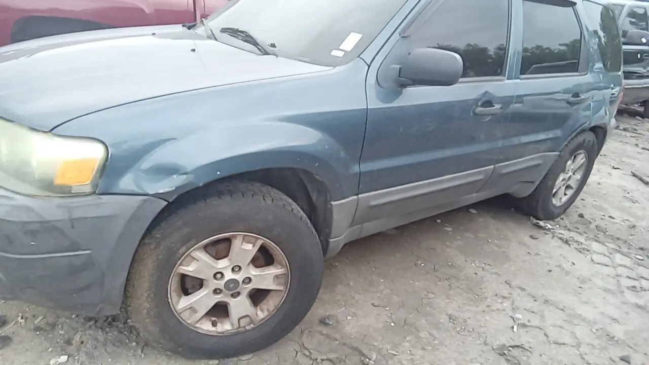 Photo of 2006 Ford Escape