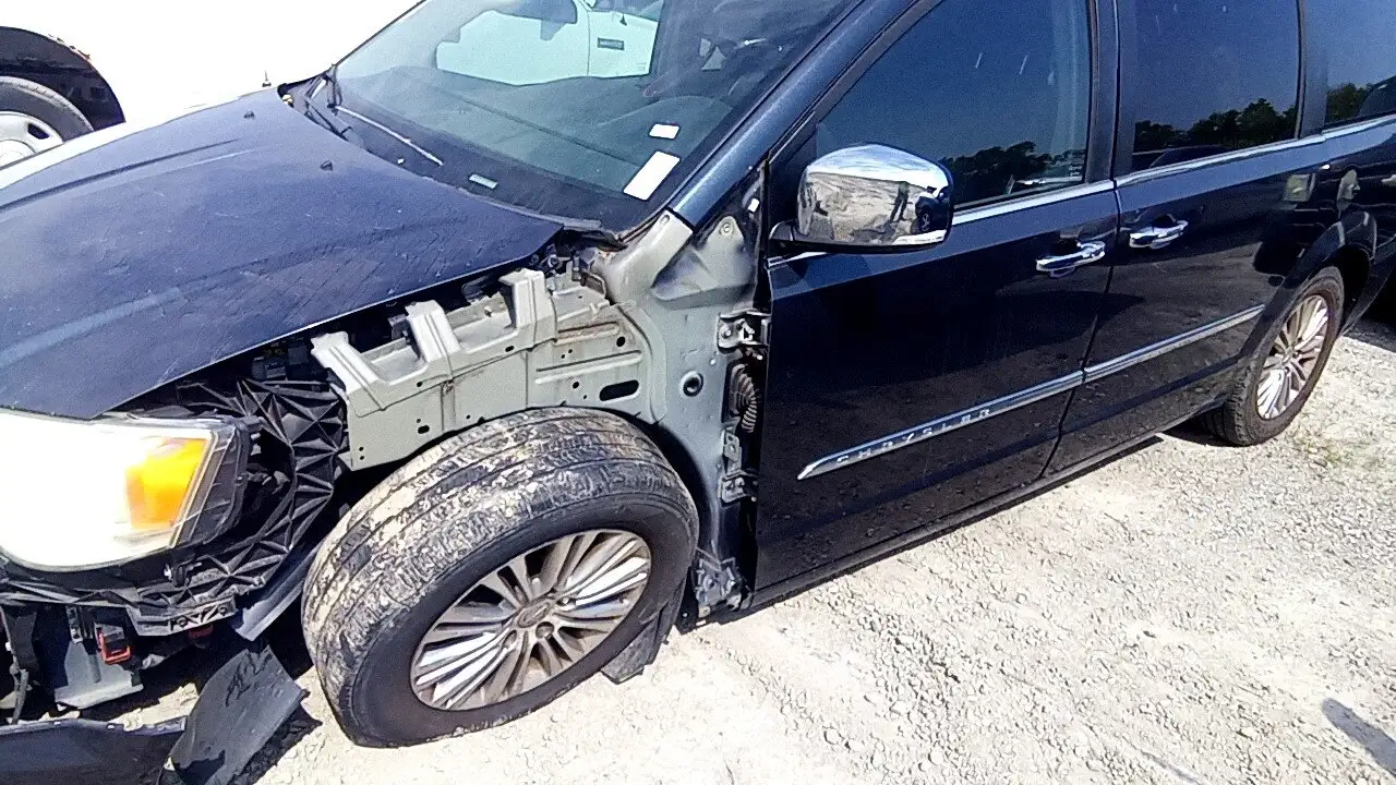 Photo of 2014 Chrysler Town & Country