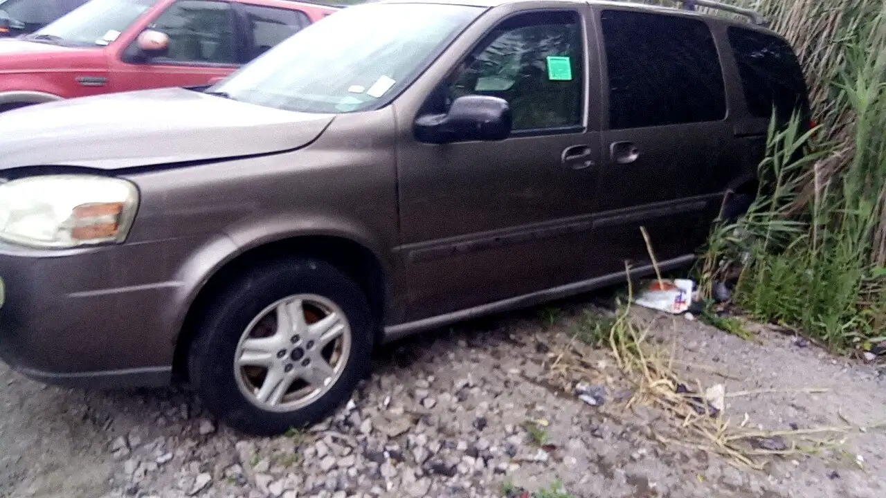 Photo of 2005 Chevrolet Uplander