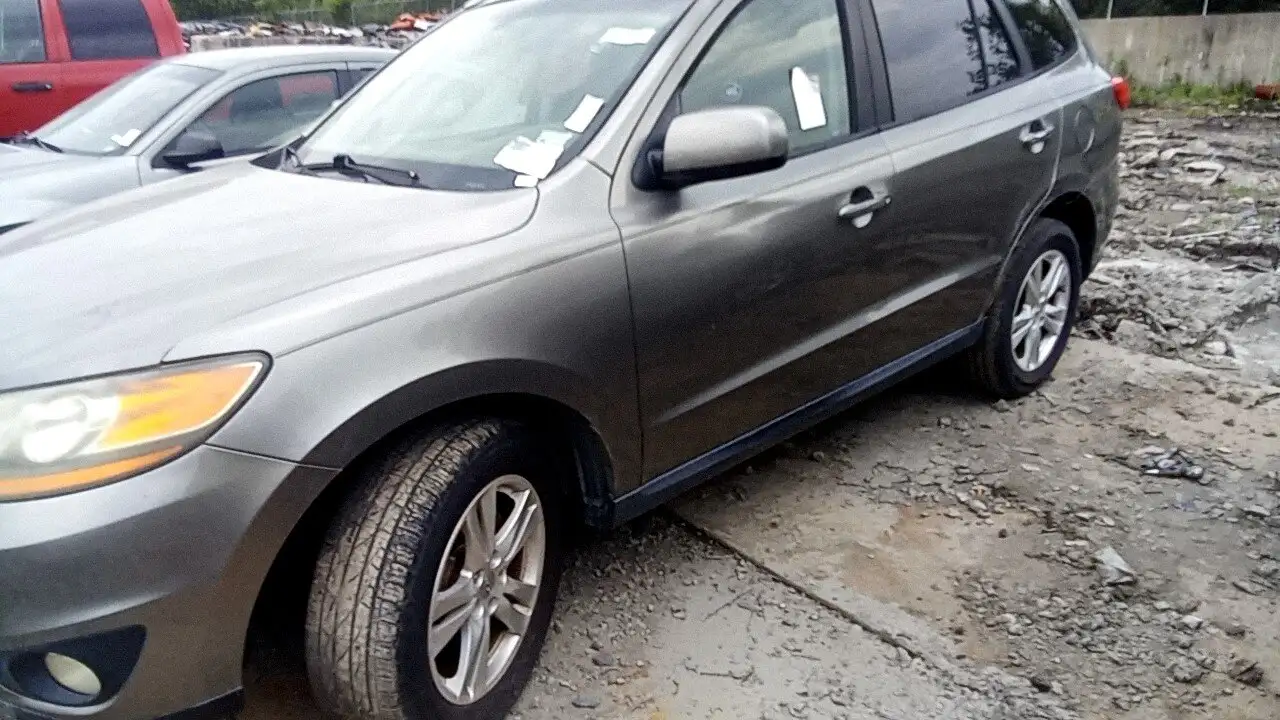 Photo of 2011 Hyundai Santa Fe