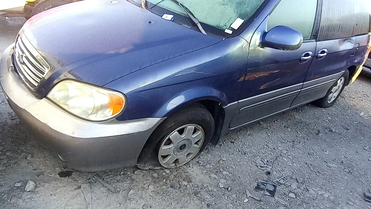 Photo of 2002 Kia Sedona