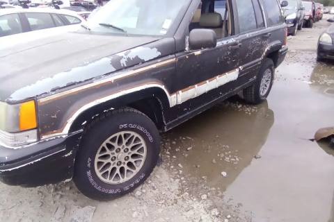 Photo of 1993 Jeep Grand Wagoneer