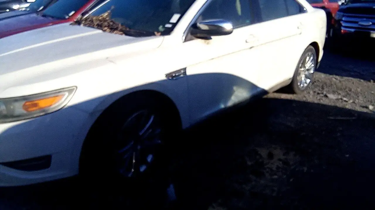 Photo of 2010 Ford Taurus