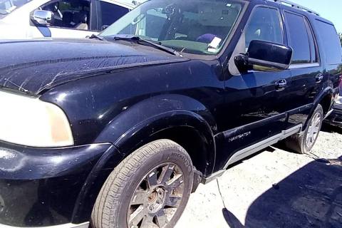 Photo of 2004 Lincoln Navigator