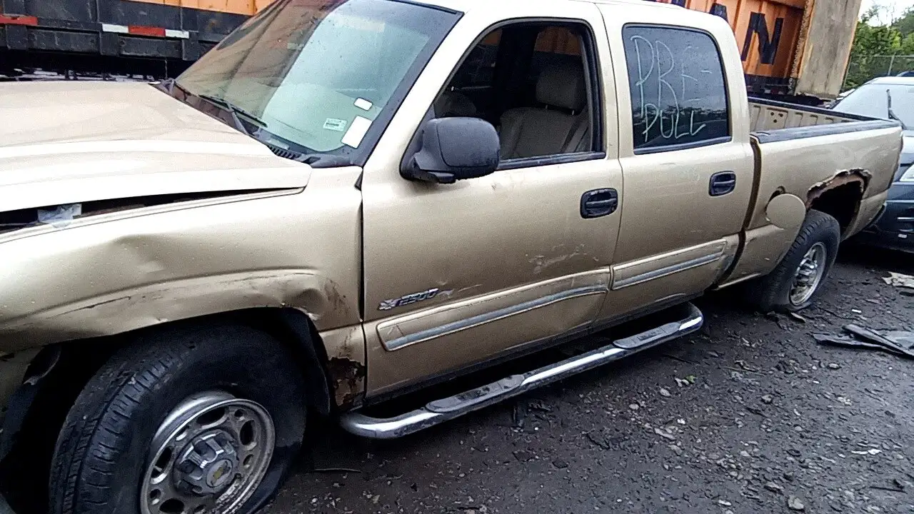 Photo of 2004 Chevrolet Silverado 2500