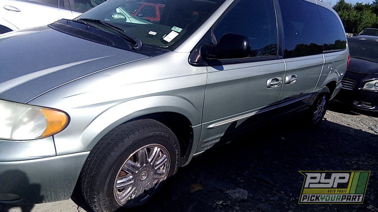 Photo of 2003 Chrysler Town & Country