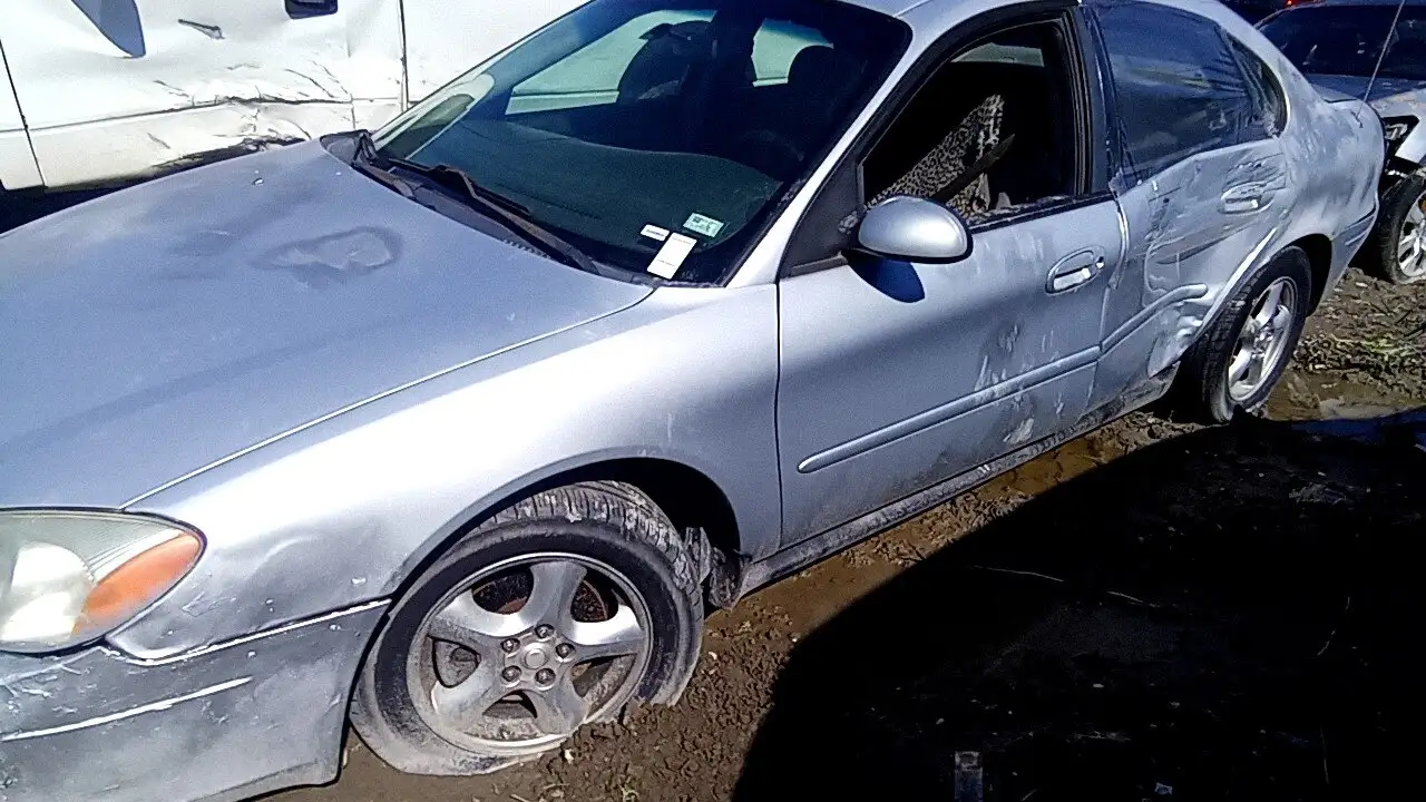 Photo of 2003 Ford Taurus