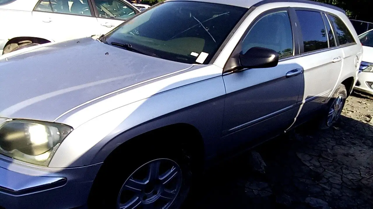 Photo of 2004 Chrysler Pacifica