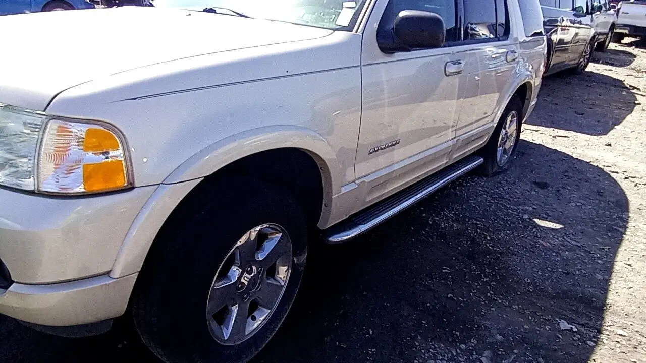 Photo of 2005 Ford Explorer