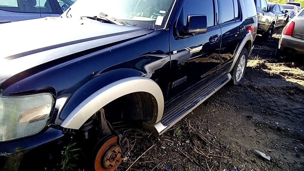 Photo of 2006 Ford Explorer