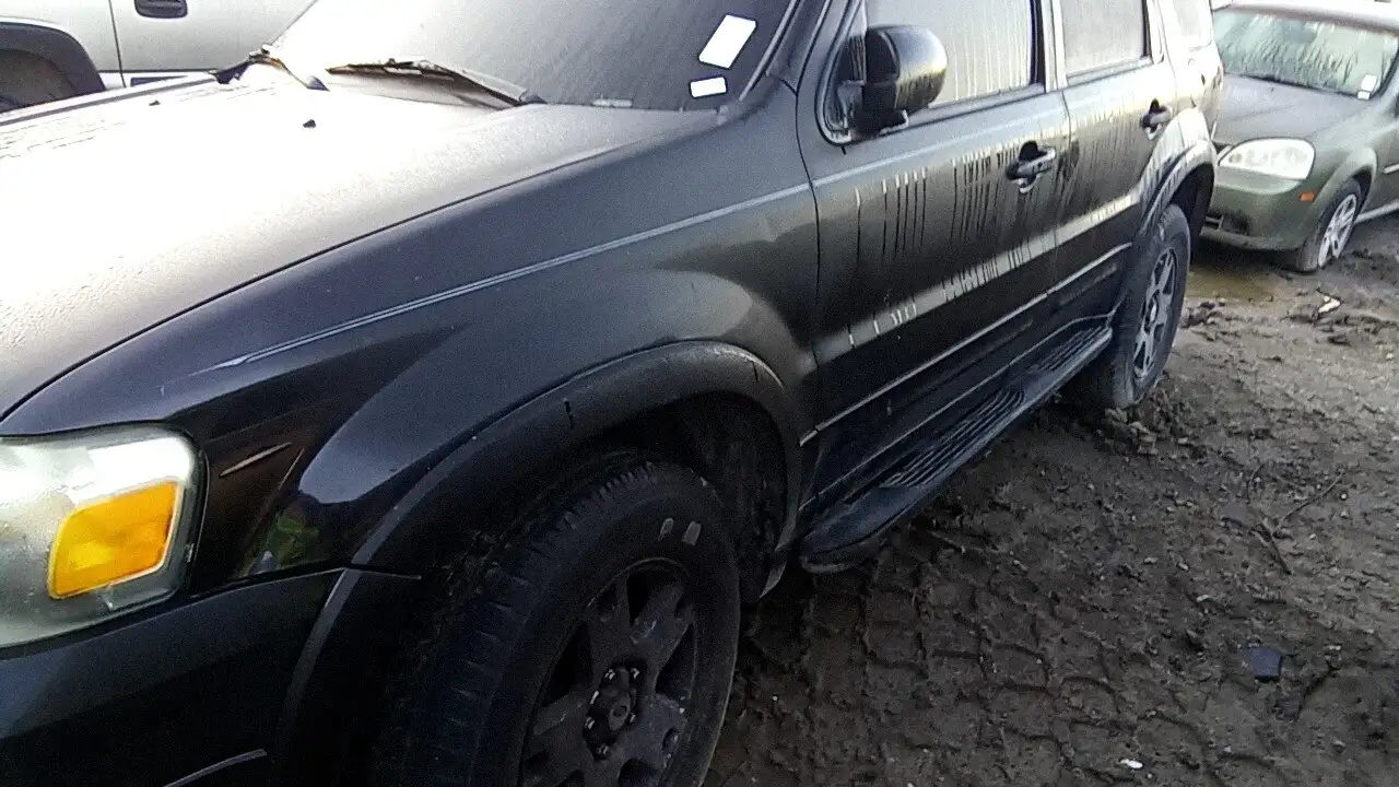 Photo of 2005 Ford Escape