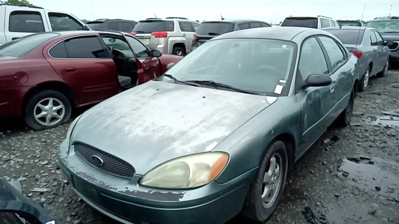 Photo of 2005 Ford Taurus
