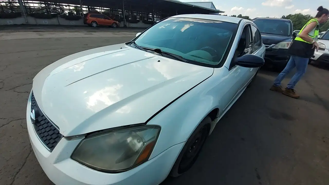 Photo of 2005 Nissan Altima