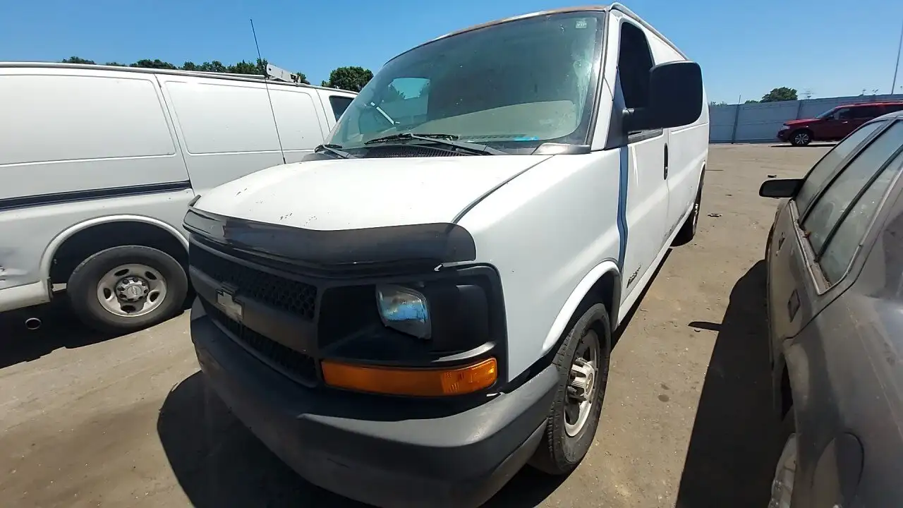 Photo of 2005 Chevrolet Express 3500
