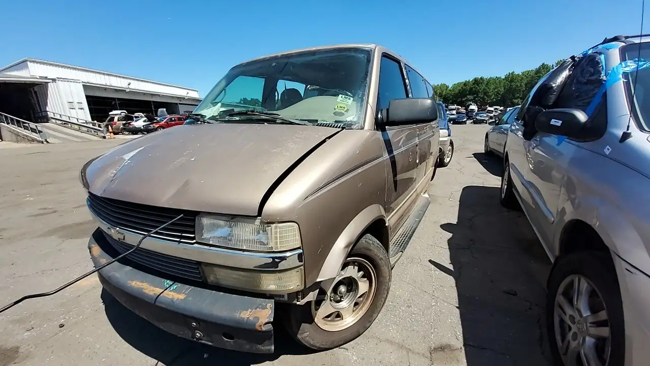 Photo of 2000 Chevrolet Astro