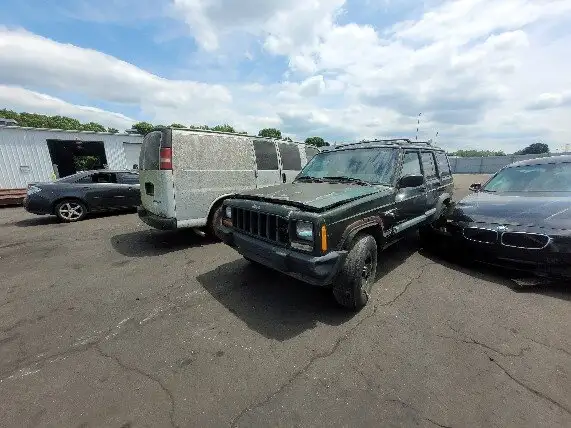 Photo of 1998 Jeep Cherokee