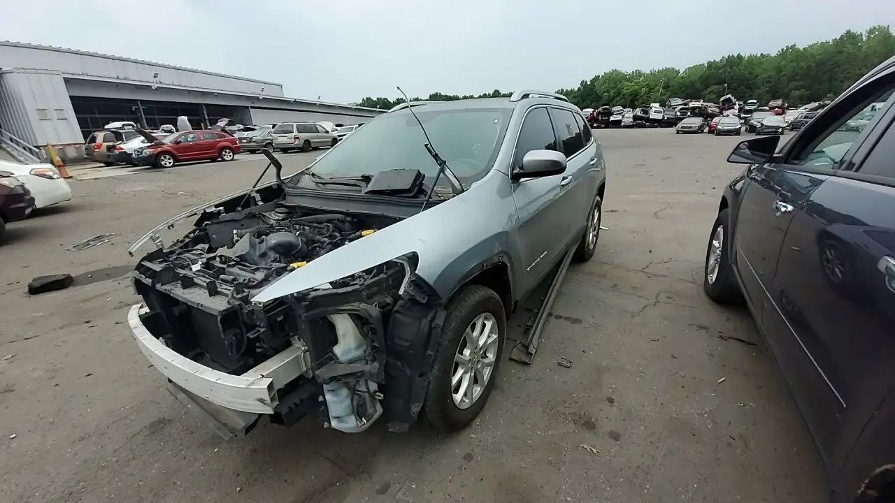 Photo of 2016 Jeep Cherokee