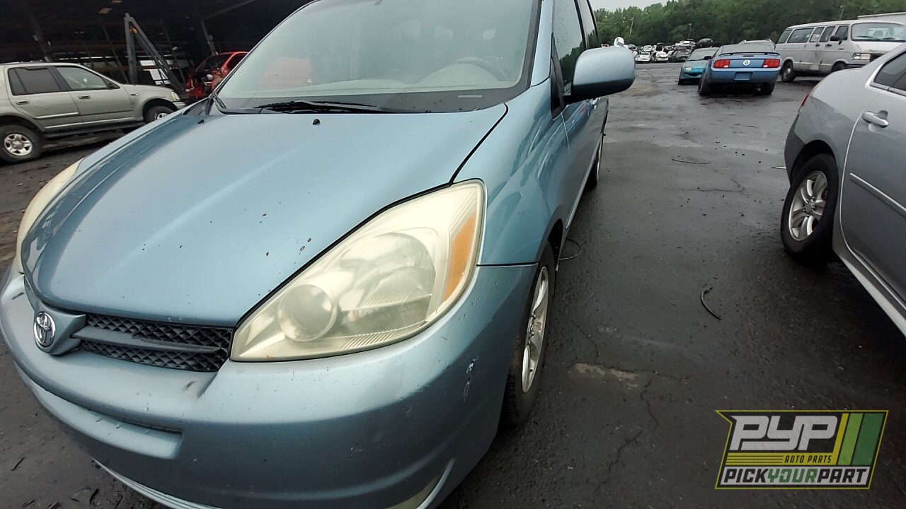 Photo of 2004 Toyota Sienna