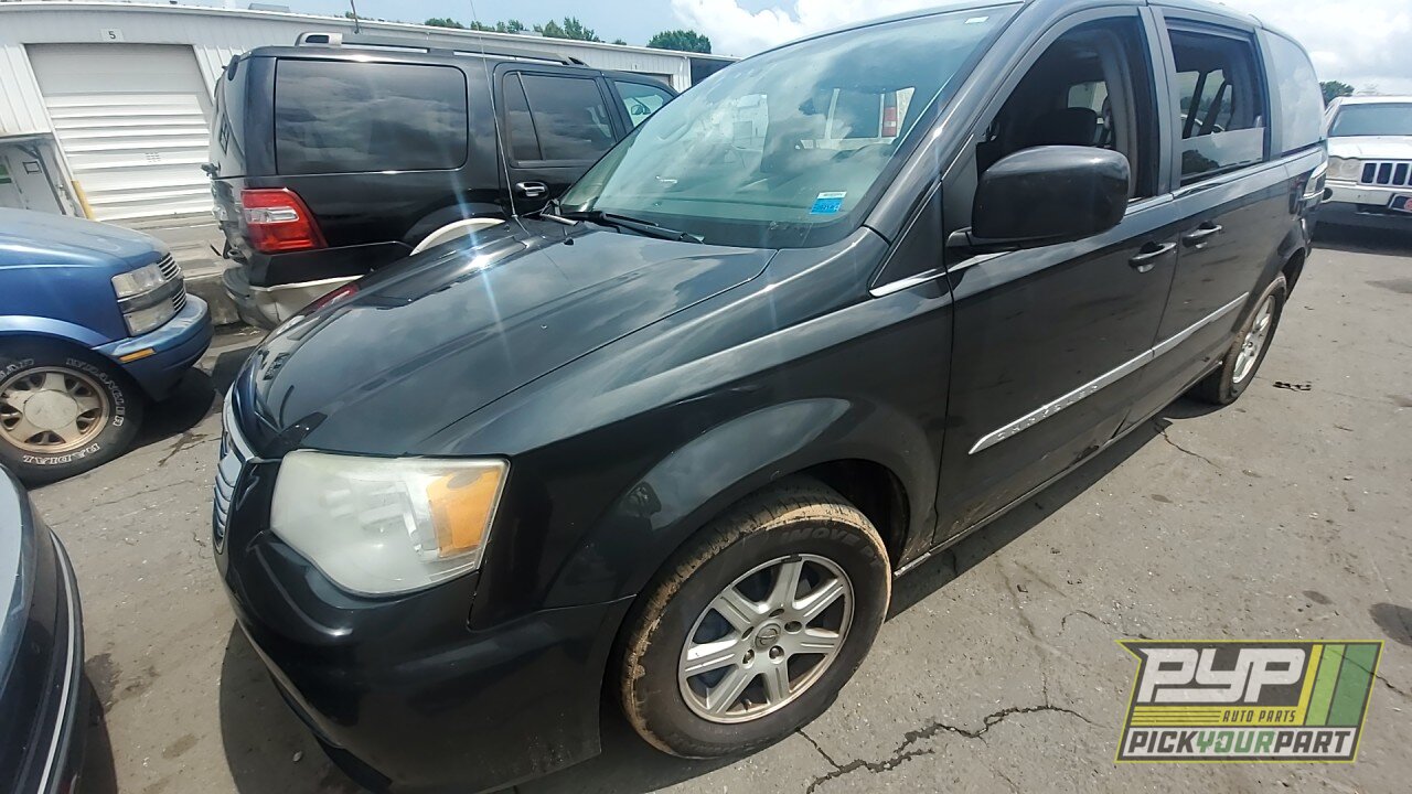 Photo of 2011 Chrysler Town & Country