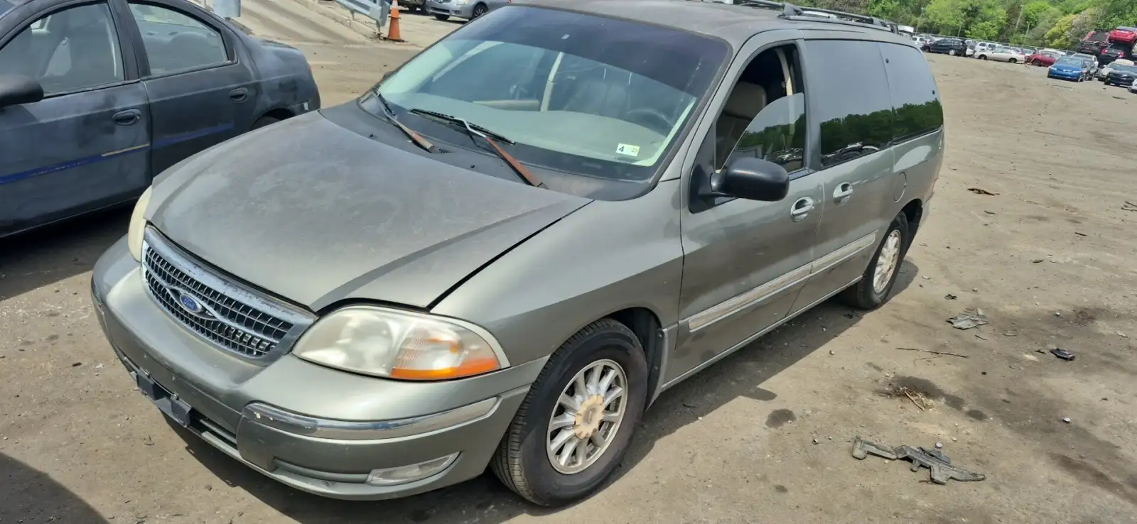 Photo of 1999 Ford Windstar