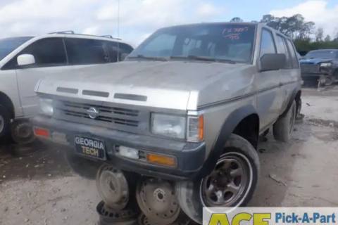 Photo of 1995 Nissan Pathfinder
