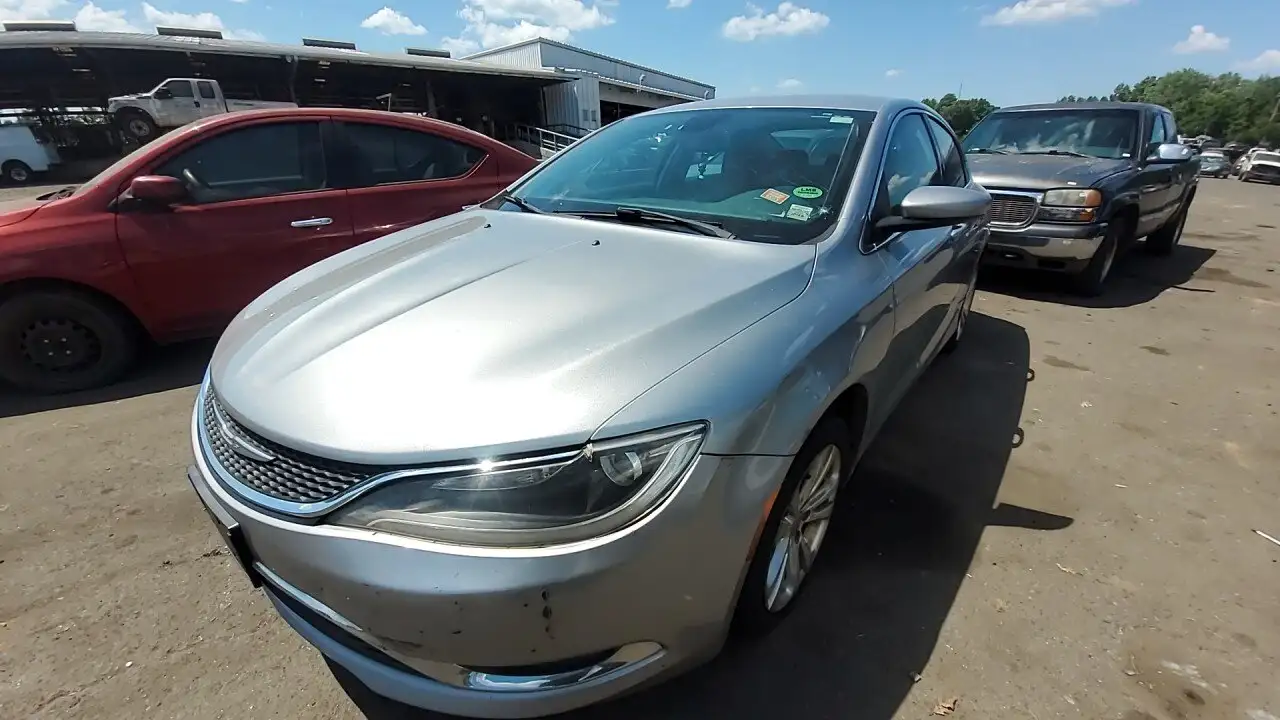Photo of 2015 Chrysler 200