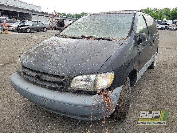 Photo of 1999 Toyota Sienna