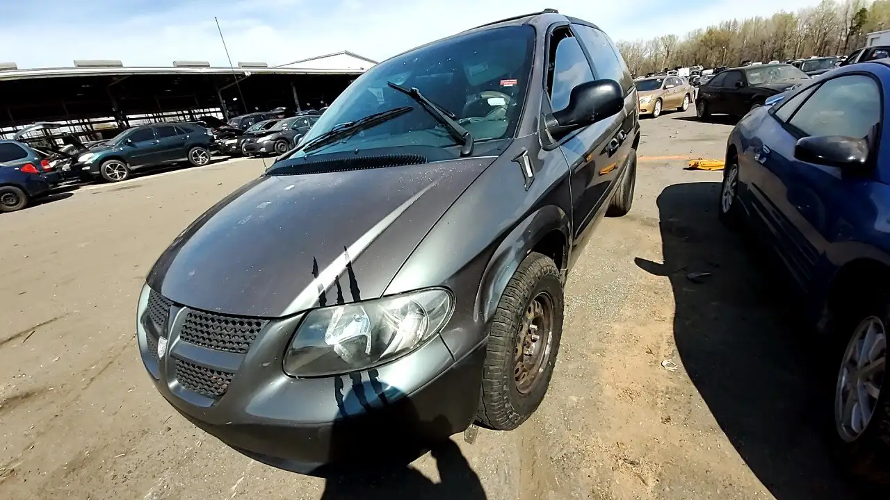 Photo of 2002 Dodge Caravan