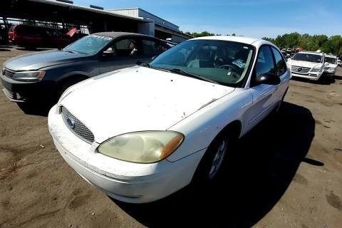Photo of 2004 Ford Taurus