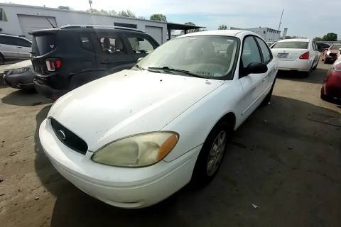 Photo of 2005 Ford Taurus