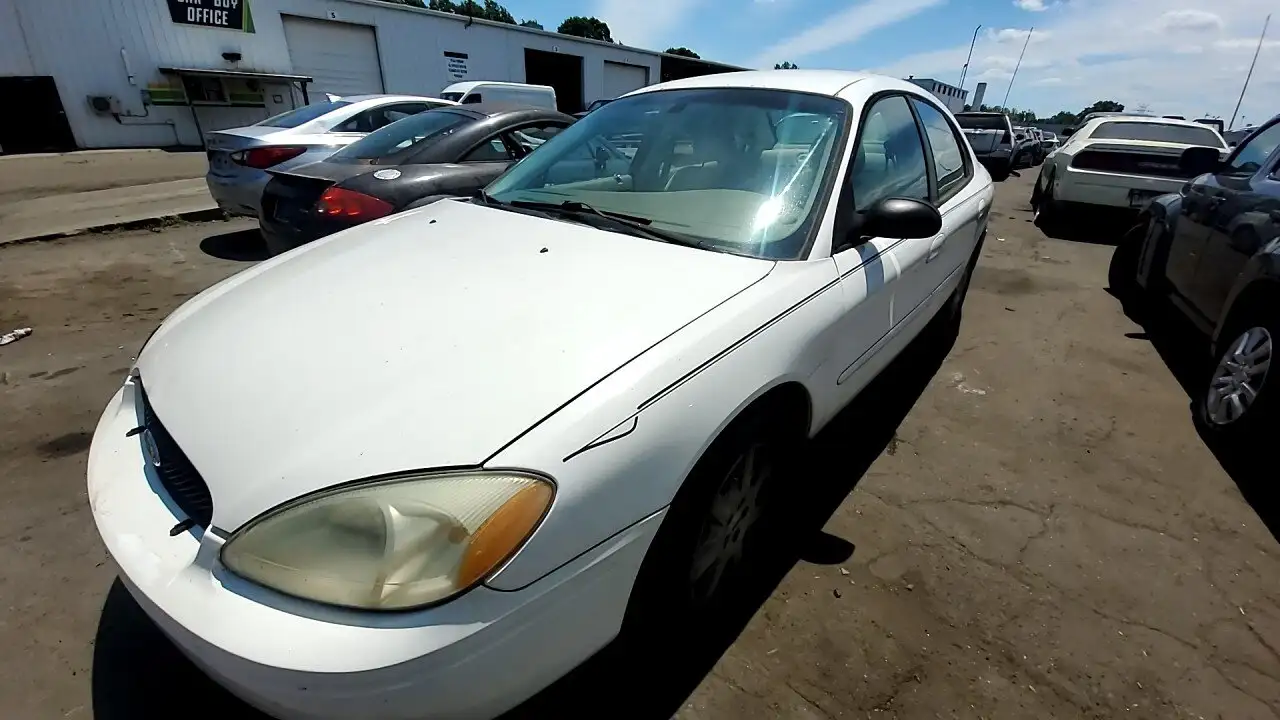 Photo of 2006 Ford Taurus