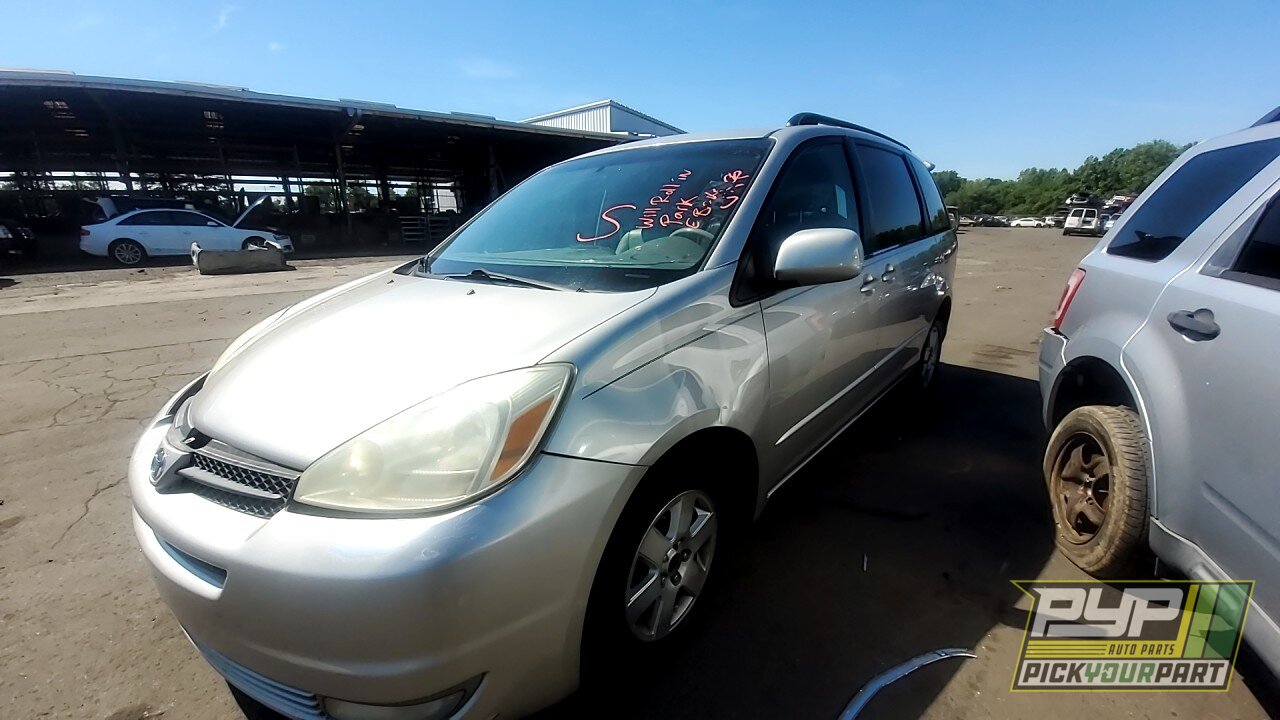 Photo of 2004 Toyota Sienna